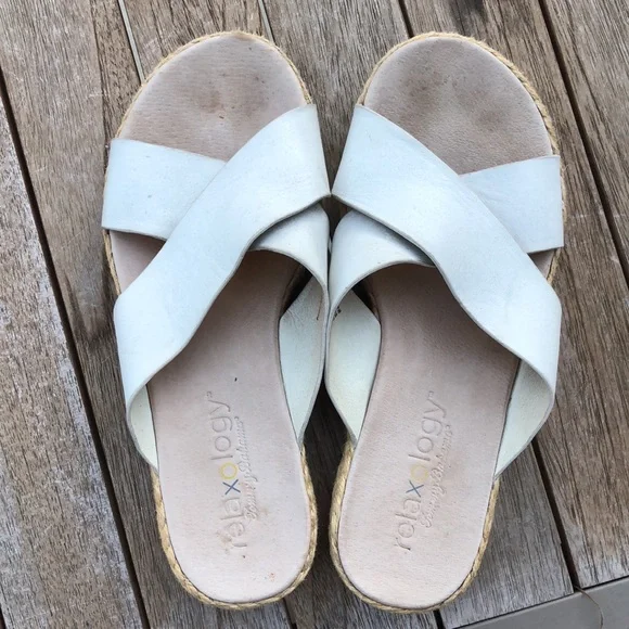 TOMMY BAHAMA Relaxology ‘Ilidah’ Leather & Jute Slide Sandals - Picture 1 of 6